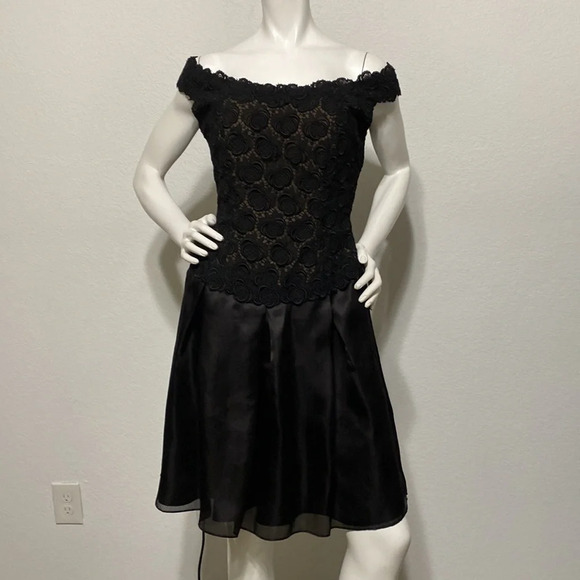 Liancarlo Vintage Black Off the Shoulder Silk Knee Length Dress - Size 10 - Picture 1 of 9
